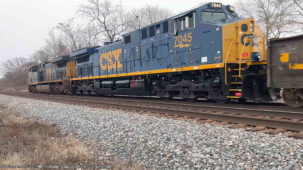 CSX 7045 is new to rrpa.